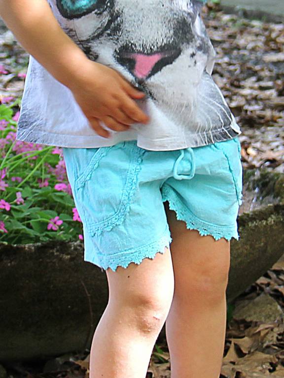 Summer shorts girl Aurora