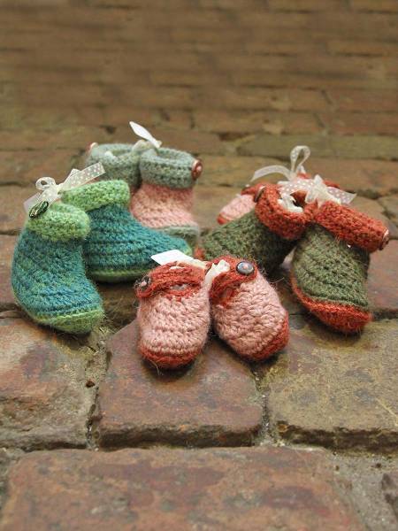 Alpaca crochet baby slippers Ryan