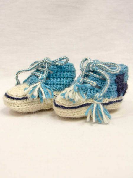 Baby crochet shoes of alpaca baby Pippo